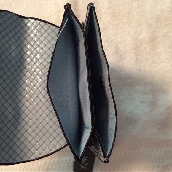 💙NWT MoDA New York Blue Crossbody Purse💙 - Picture 4 of 8